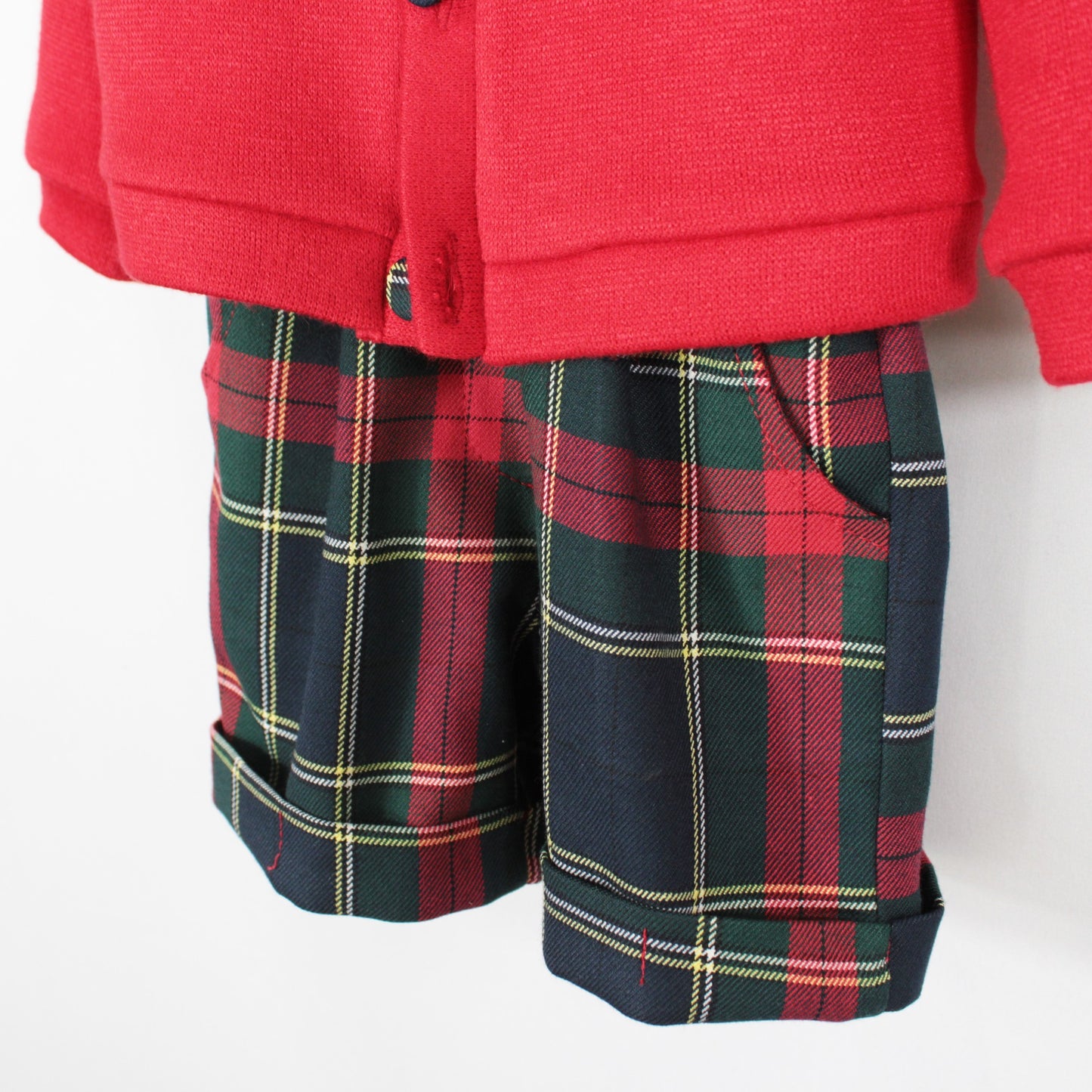 Completo natalizio per neonato con pantalone corto e bretelle tartan e cardigan Klaiadì KD12270