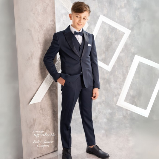 Completo cerimonia calibrato ragazzo Nazareno Gabrielli con giacca, gilet, pantalone camicia e papillon